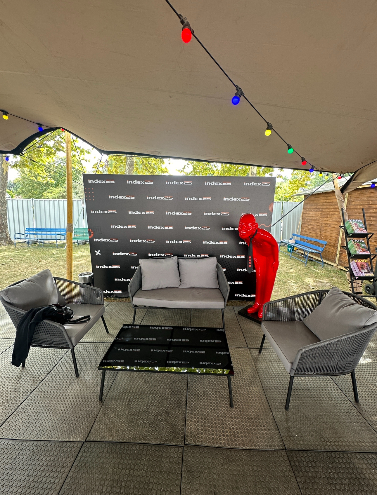 KARE Design szállítás és helyszíni munka